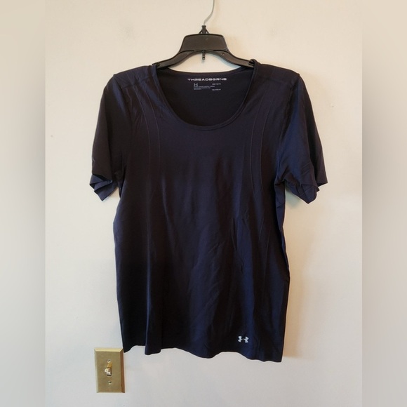 Under Armour Women's T Shirt V Neck Polyester Black Size L Loose Threadborne - Picture 1 of 4